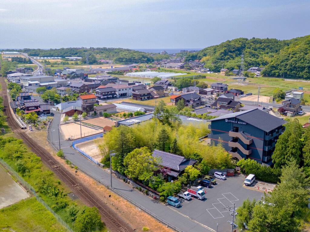 竹林と夕日と、京都最古の湯